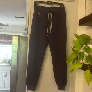 Women’s Figs Zamora jogger scrub pants
